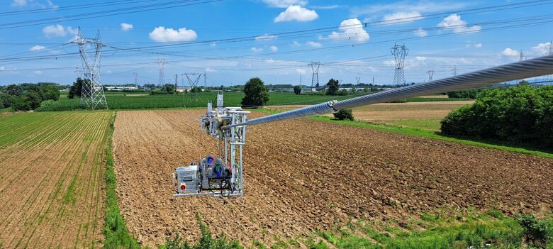 Terna社、ケーブルおよびインフラメンテナンスにロボット技術を導入 ―hibotとのテストを実施