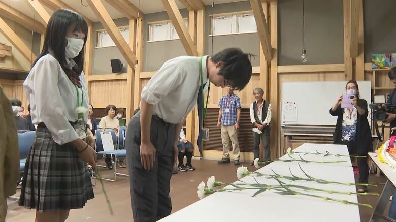 【戦後80年】元開拓団（91）「今生きていることが不思議」満蒙開拓平和記念館の慰霊祭「鎮魂の夕べ」　高校生も参加　平和への思い新たに　#戦争の記憶｜FNNプライムオンライン
