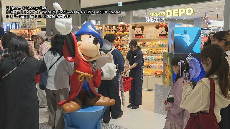 ディズニーストア期間限定イベント　「毎日でも来たい！」信州初上陸　800種類のアイテム、限定ご当地グッズも　ファンが長い列　長野・須坂市｜FNNプライムオンライン