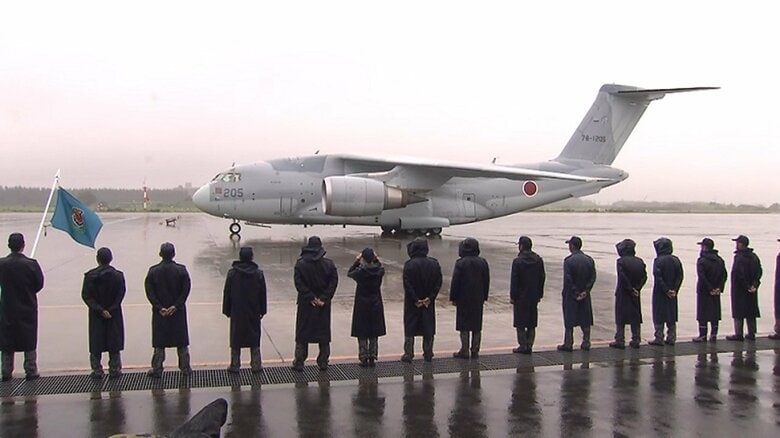 任務を終え基地に戻る自衛隊のC-2輸送機 9月3日