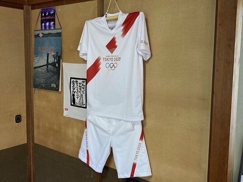 芳朗さんが走った聖火ランナーのユニフォーム