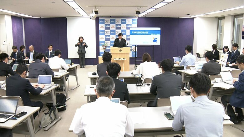 定例会見では”似たような”質問が繰り返される