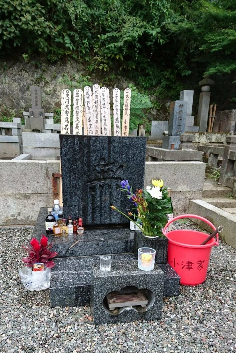 小津安二郎の墓（北鎌倉・円覚寺）提供：小津家