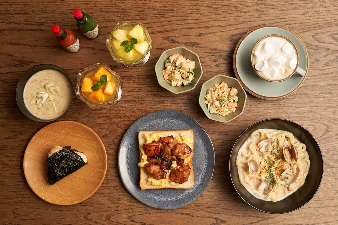 23 8 の人が 毎日 コンビニで食べ物を購入すると回答 コンビニ で人気の食事top3は おにぎり パン サンドイッチ 冬になると最も食べたくなる味わいは 辛味のある料理