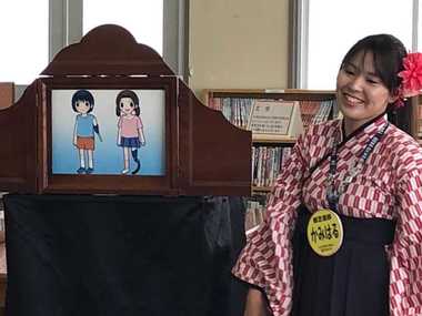 「杖を使ったほうが速く走れるんだよ」障がいを持つ紙芝居師が伝えるパラリンピック