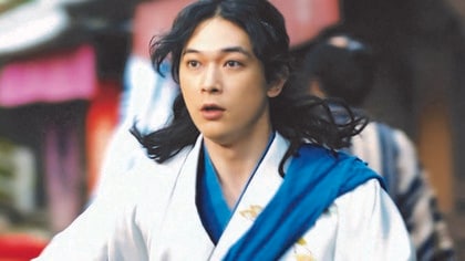 吉沢亮「あれが世に出たら僕終わる」なぜか女子の制服を借りて“ケバいお化粧”をした過去　井上清華アナの黒歴史も…