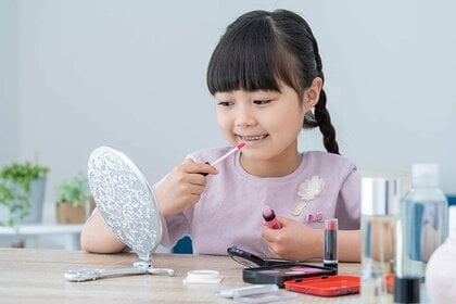 【調査結果】普段メイクをする小中学生は53%、メイク情報は「YouTube」から入手