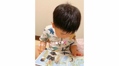 「これキレイだね～」パパママのウェディング写真に2歳男の子の反応が“100点すぎる”…普段の様子を聞いた
