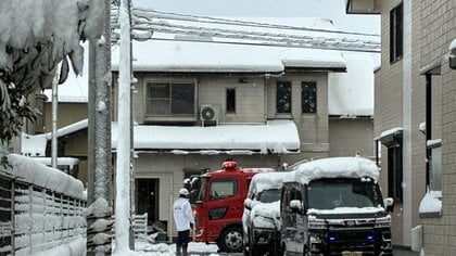 「煙がひどくて降りられない」と通報　富山市の住宅地で火災　住宅の寝室など焼ける
