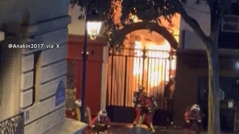 パリ最古の屋内市場「マルシェ」全焼　400年超の歴史　被害店舗に仮設の営業場所用意へ　当局が出火原因を調査