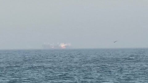 ホルムズ海峡の船舶通過支援作戦が再開か　トランプ大統領が中断表明　サウジなどが基地使用制限解除へ　アメリカ報道