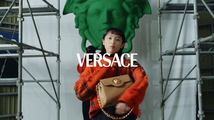 ヴェルサーチェ(VERSACE)ブランドアンバサダーに