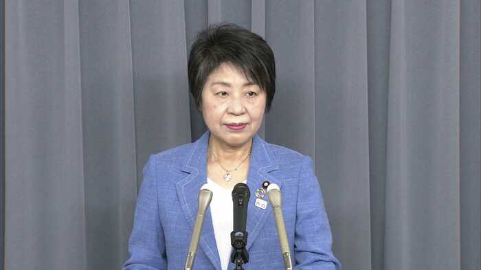 記者会見する上川陽子法相(5月29日)