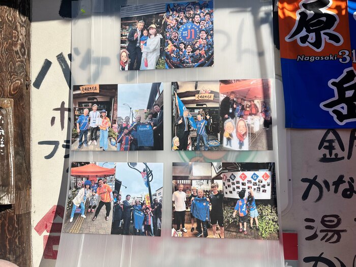 高木監督と商店街の人たちの思い出が詰まった写真