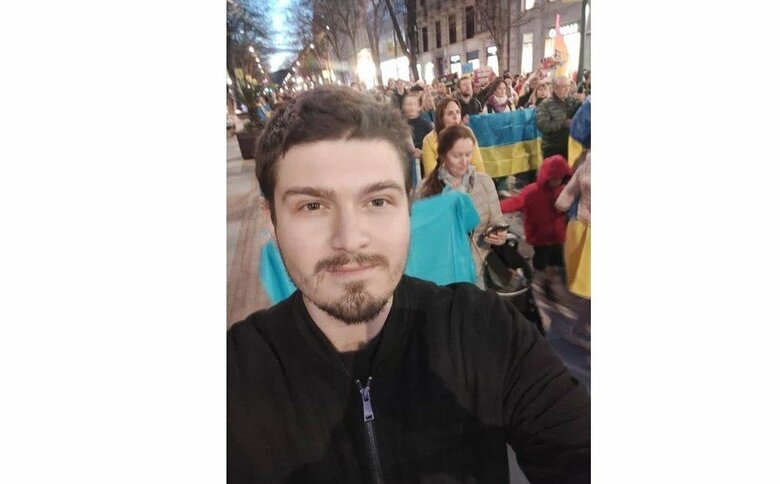 「ロシアはファシスト！テロ国家！」とシュプレヒコール　（ニキータさん撮影）