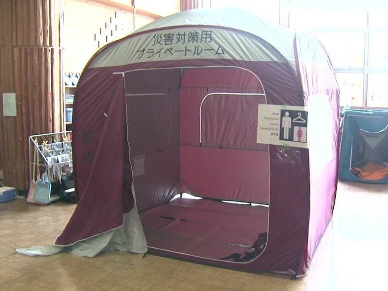 女性被災者のストレス軽減を…授乳室や女性更衣室備えた避難所の開設訓練 南海トラフ地震発生を想定