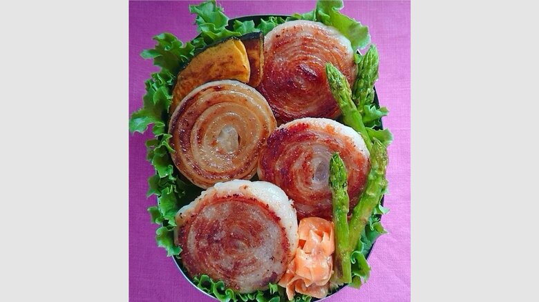 タマネギだらけに見えるが...本物のタマネギは左上だけ