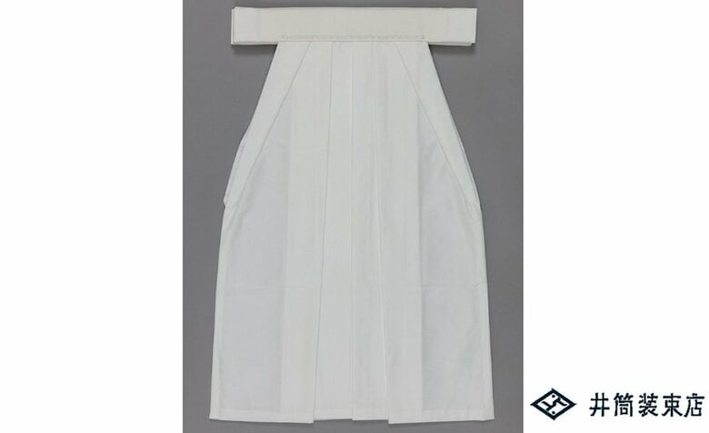 身分にかかわらず全員が白袴を着用することもある（提供：井筒装束店）