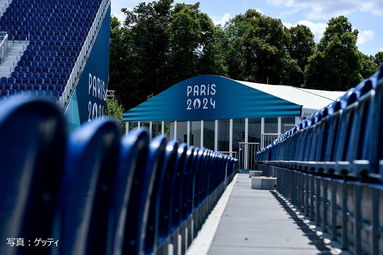 競技場の座席は乳幼児も大人料金