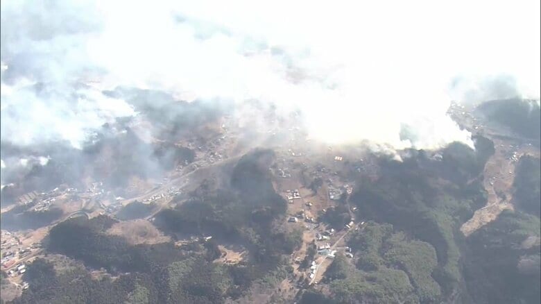 火の勢いは弱まっておらず延焼の拡大続く