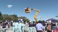 工業高校の生徒が職人の仕事を体験　重機操作や専用道具に挑戦　将来の担い手確保へ　岩手県北上市