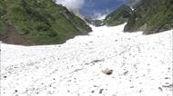「落石があたり出血、自力歩行できない」北アルプス白馬岳の大雪渓付近を登山中に落石にあたる 千葉県の公務員の女性（43）が脇腹付近を負傷 ヘリコプターで救助