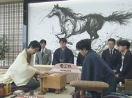 史上最年少の“永世竜王”なるか…竜王戦七番勝負第4局の2日目 挑戦者・佐々木八段に藤井六冠がここまで3連勝