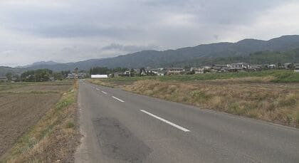 48歳男性が車にはねられ、意識不明の重体　車道部分を歩いていたか　現場は見通しの良い市道　長野・松本市