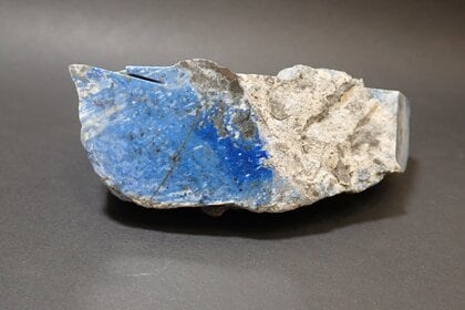 【国立科学博物館】「日本産ラピスラズリ　糸魚川市内で発見」