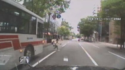 「怖い」全国で”危険なバス停”1万超 潜む死角を検証…一方でバス停の移動にまた別問題が