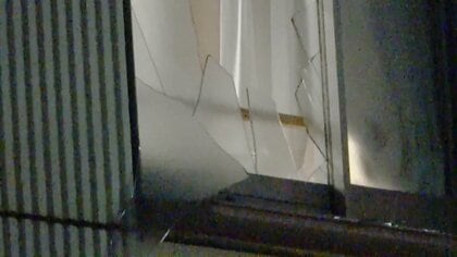 さいたま地裁で判決受けた被告が裁判所の窓ガラス割る　救急搬送されるも軽傷、ほかにけが人なし