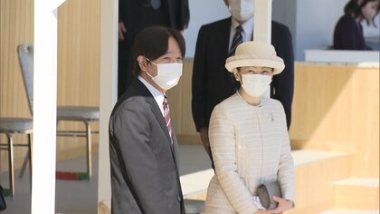 秋篠宮ご夫妻 「全国障害者スポーツ大会」開会式に初出席　多くの人々とご交流　佳子さまもイチゴ色のイヤリングで