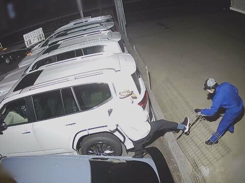 盗難車扱う悪質業者は「かなり迷惑」中古車ヤードを運営するパキスタン出身男性 法律守っている業者の実態は