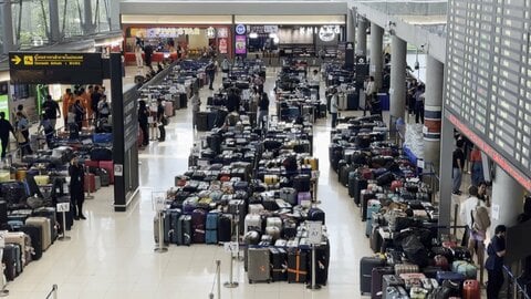 空港に5600個以上の預け荷物　洪水でスタッフ出勤できず人手不足　タイ国内最大の空港　日系物流会社も輸出貨物の搬入制限