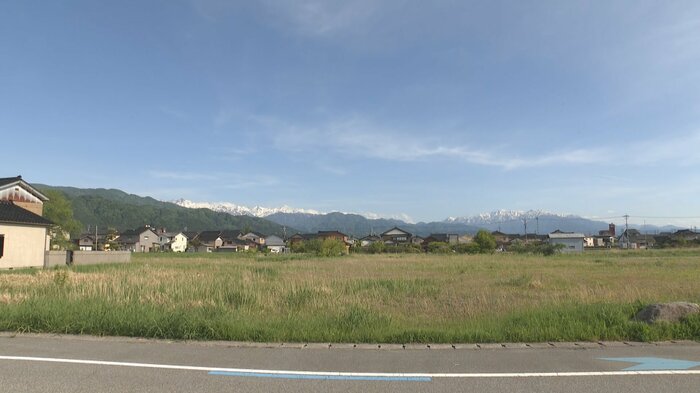 太陽光発電の建設予定地（朝日町東草野）