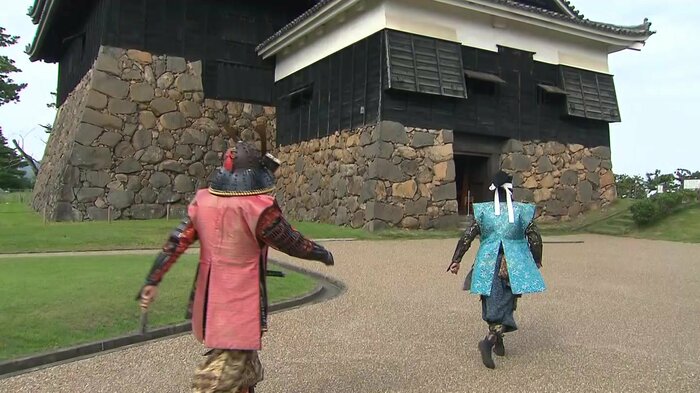 家臣の案内で、いざ松江城へ!