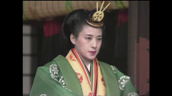 賢所から出てこられた雅子さま