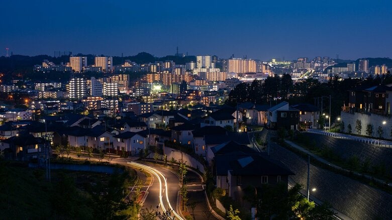 静けさの中に“誰かの帰る場所”がある。心に染みる「住宅街を眺める夜景」の魅力【夜景マニアが贈る至極の眺望】｜FNNプライムオンライン