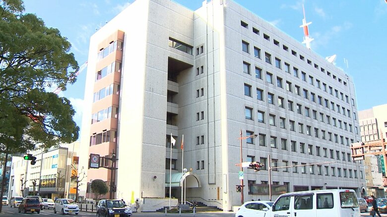 「午前10時頃に出頭します」　面識ない女性の体を触った疑いの男　警察からの連絡を受け”観念”　容疑認める｜FNNプライムオンライン