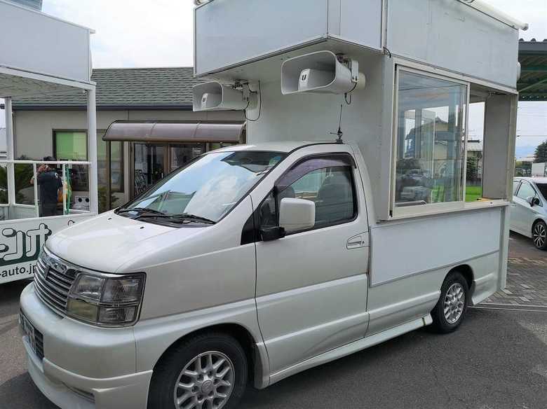 一番人気の「ガラス張り選挙カー」