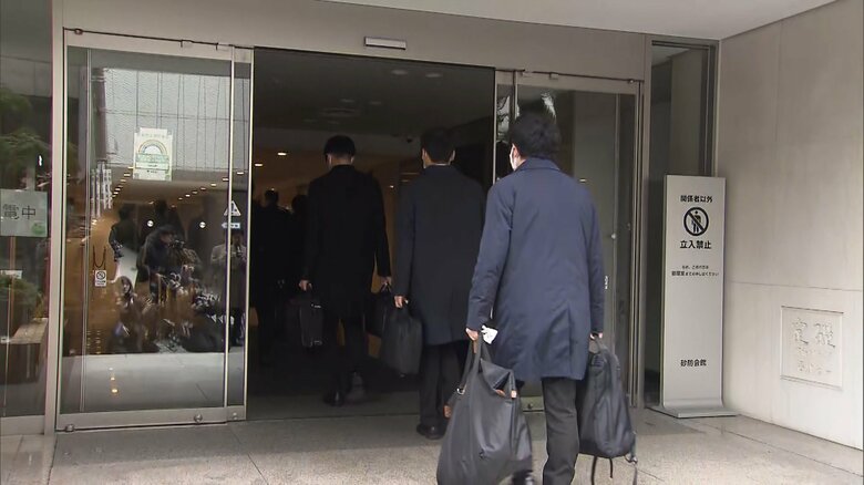 二階派事務所がある建物に入る東京地検特捜部