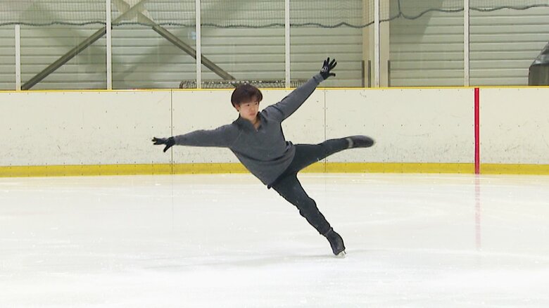 氷上練習する佐藤