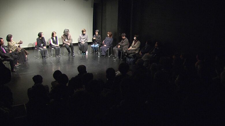 大勢のファンや関係者も集まる