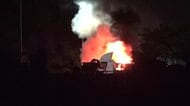 北陸道・流杉PAで大型トラックが炎上　運転手が走行中に荷台の煙に気づく　火事の影響でPAは3時間閉鎖