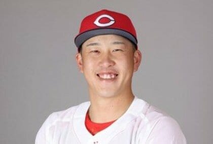 ＮＰＢアワード授賞式　カープ小園選手に首位打者賞と最高出塁率者賞　佐藤投手はウエスタン優秀選手賞