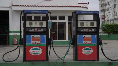 燃料不足のキューバ　３カ月ぶり約10万トンの原油を積んだタンカーが到着　容認したアメリカ「人道支援のため」