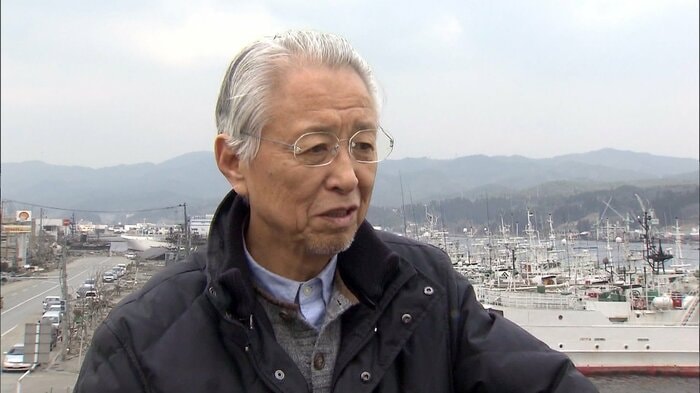 2011年3月30日撮影　インタビューに答える臼井さん