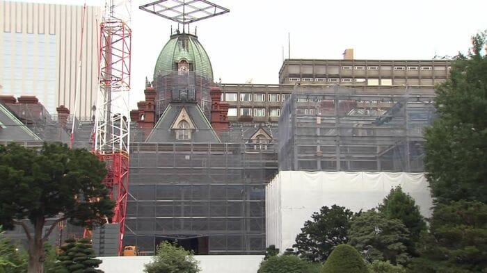 改修工事中の赤れんが庁舎
