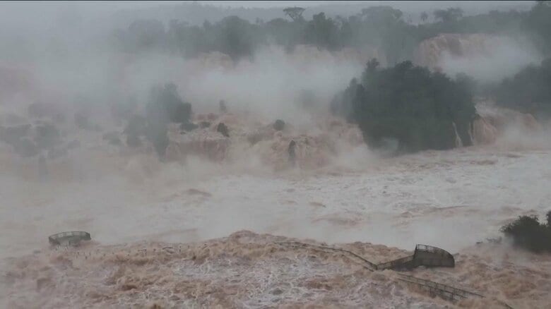 水量16倍…危険なイグアスの滝、干ばつだったソマリアでは大洪水　四万十川は渇水で歩ける状態に…世界各地で異常気象｜FNNプライムオンライン