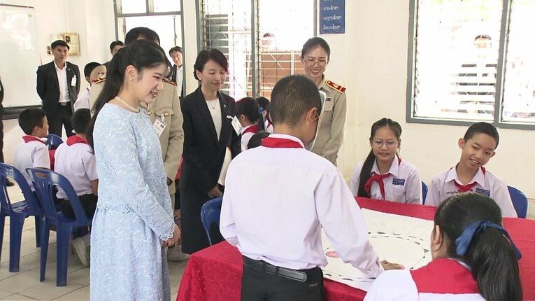 ラオスで日本語の授業を見学された　2025年11月